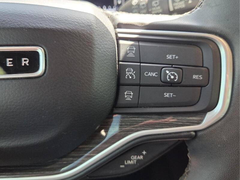 Used 2022 Diamond Black JEEP SERIES II 4X2 image 35