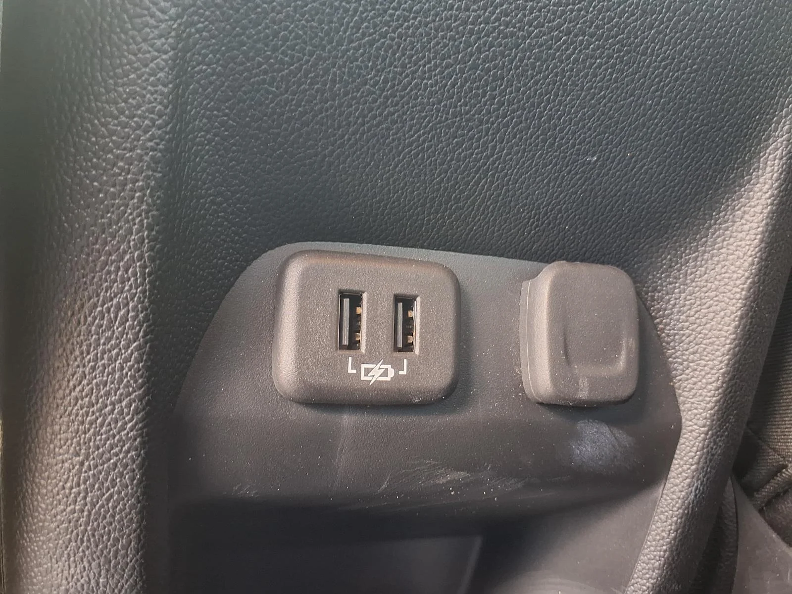 Used 2020 Shadow Gray Metallic Chevrolet 4WD Z71 image 19