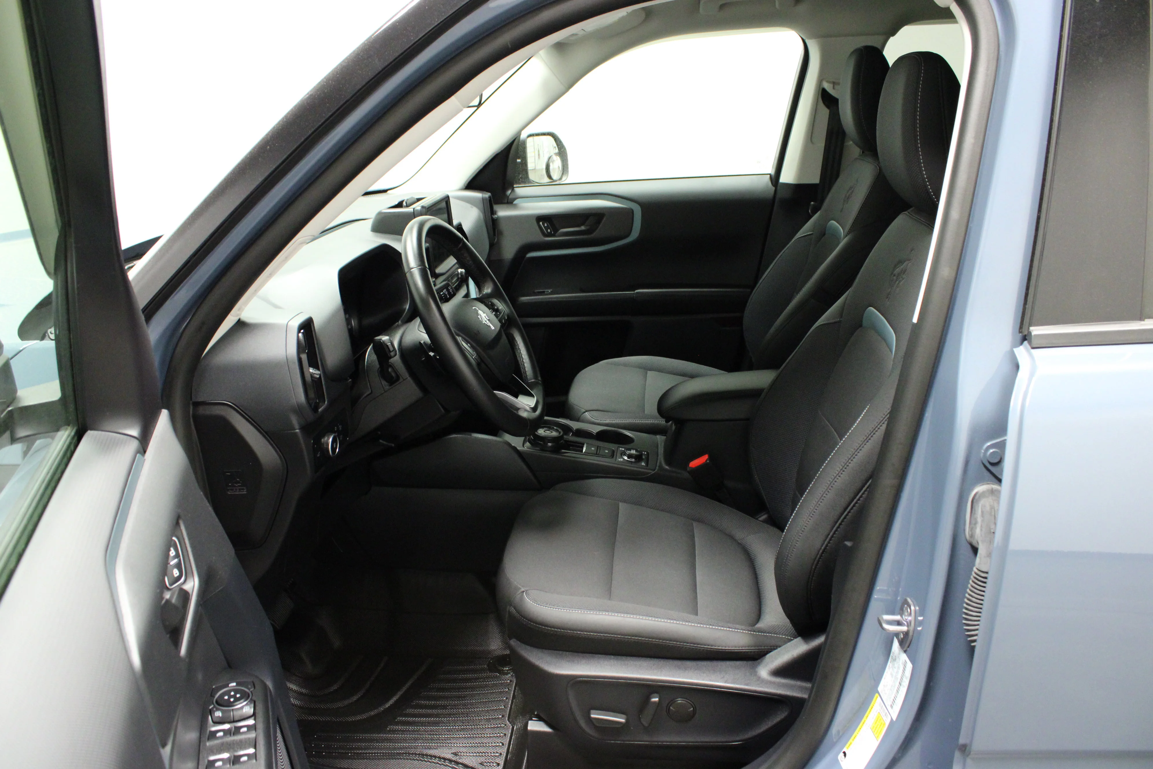 Used 2024 Azure Gray Metallic Ford Badlands image 16