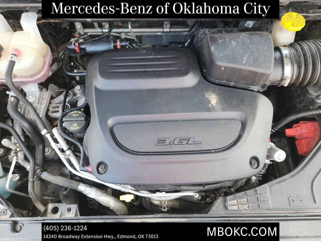 Used 2022 Brilliant Black Crystal Pearlcoat Chrysler LX image 23