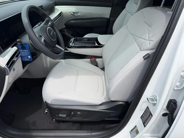 Used 2026 White Hyundai SEL image 7