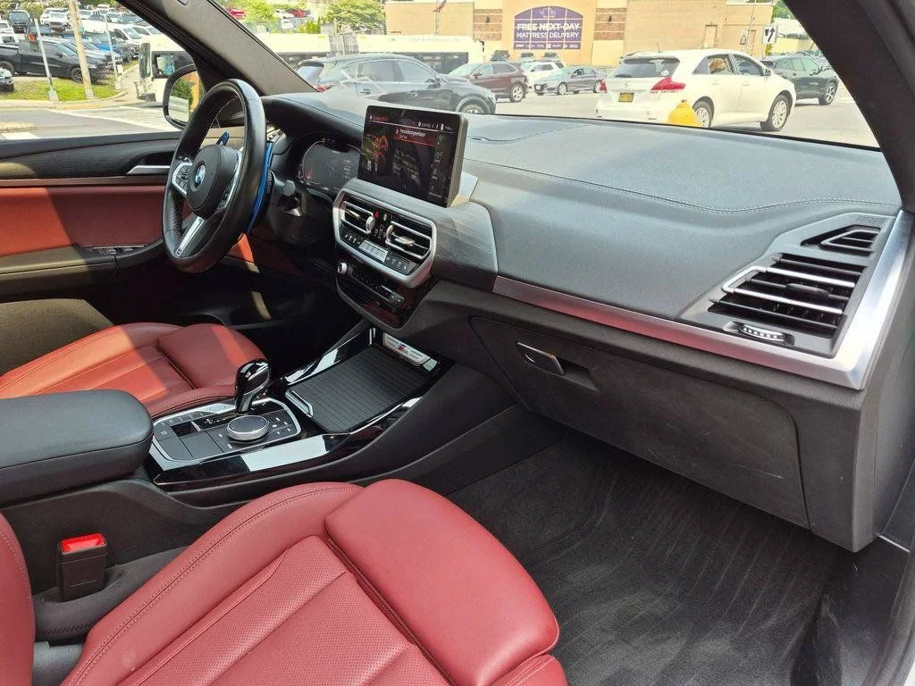 Used 2024 White BMW M40i image 31