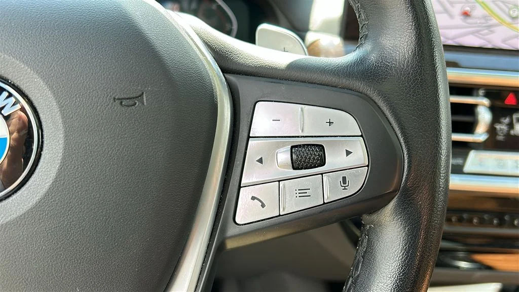Used 2023 Gray BMW xDrive30i image 11