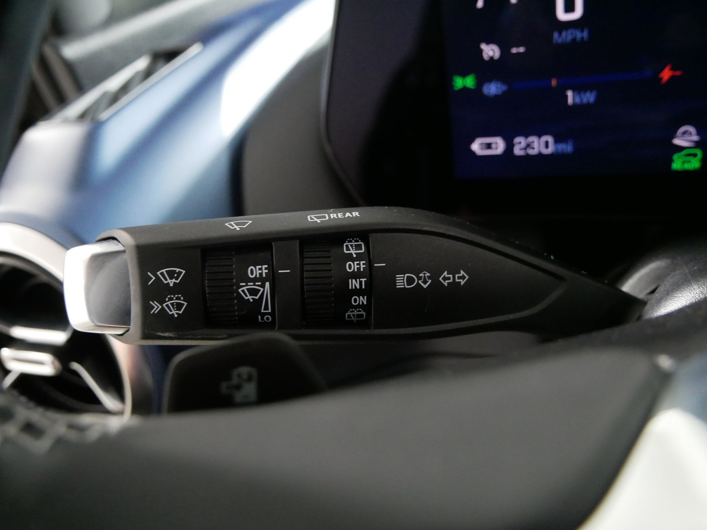 2024 Chevrolet Equinox EV LT - Photo 30