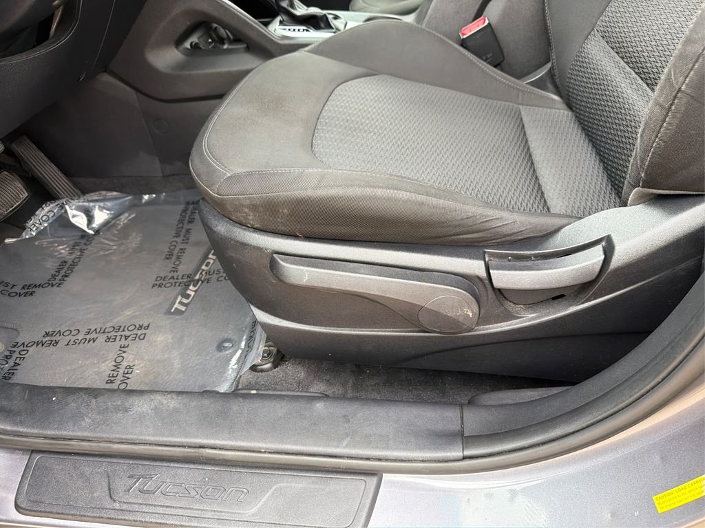 Used 2015 Shadow Grey Metallic Hyundai GLS image 19