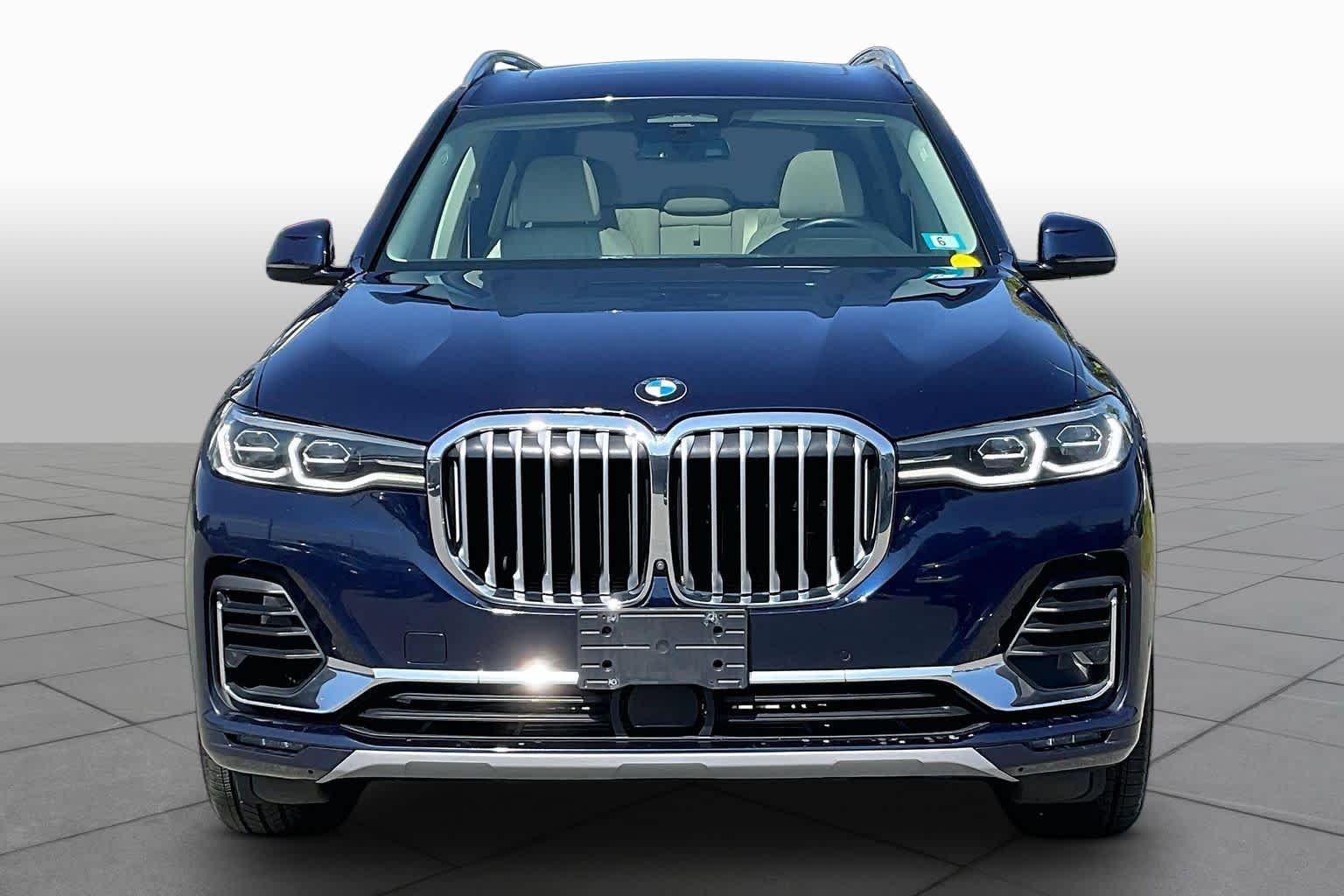 Used 2020 Tanzanite Blue II Metallic BMW xDrive40i image 3