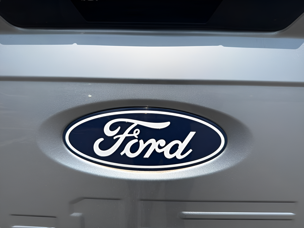 Used 2025 Silver Ford XLT image 38