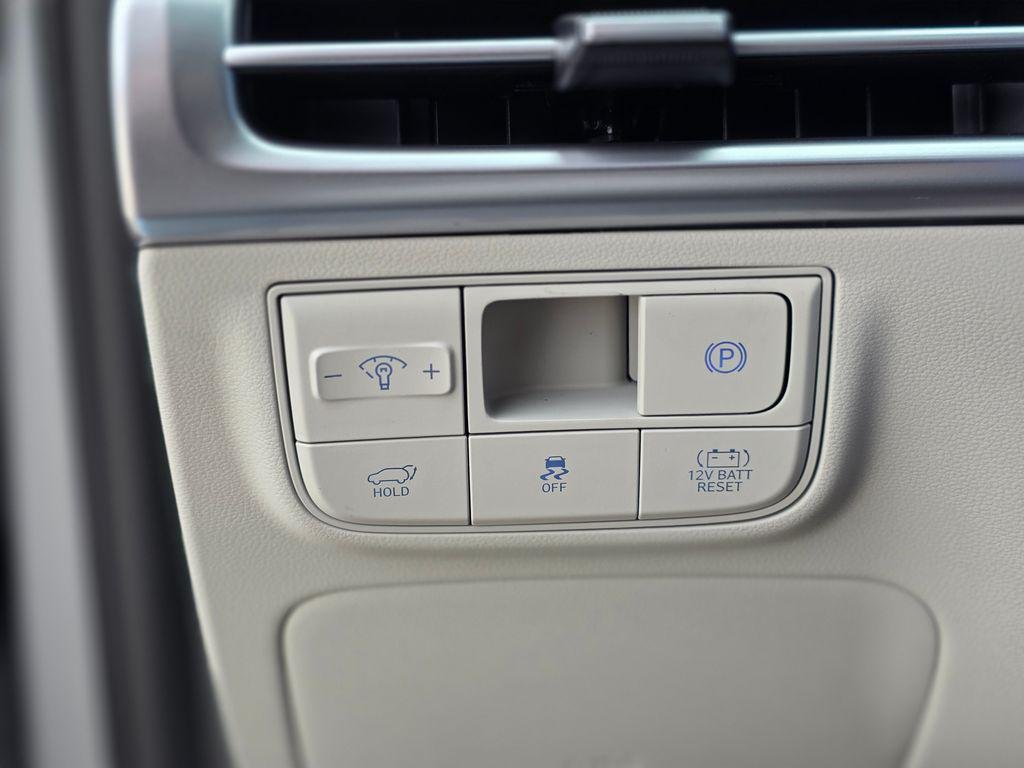 New 2026 Silver Hyundai Limited image 39