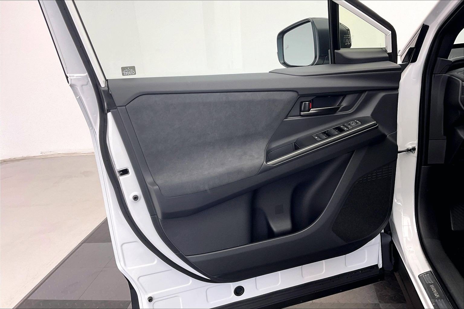 2026 Toyota C-HR SE - Photo 12