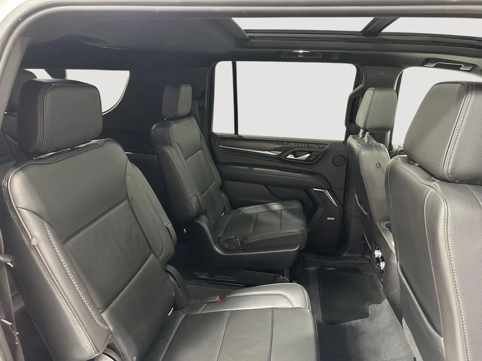 Used 2021 Summit White GMC Denali image 26
