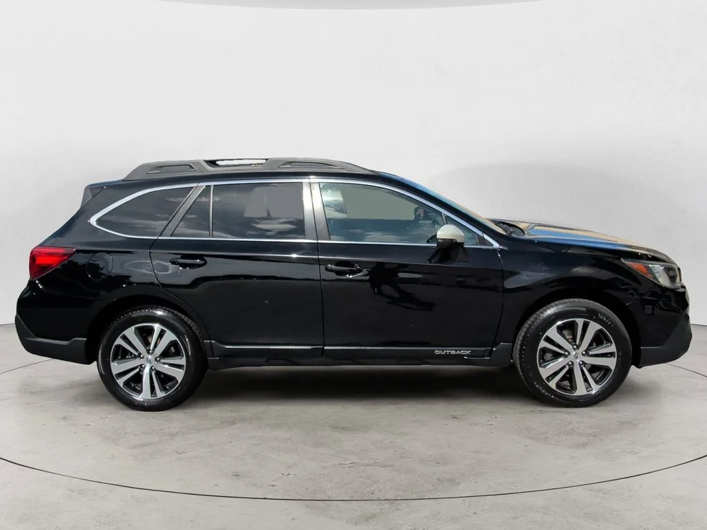 Used 2018 Black Subaru 2.5i image 6