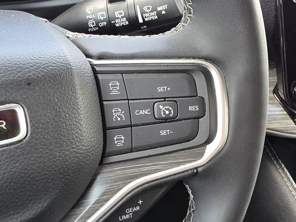 Used 2023 White Jeep Series II image 30