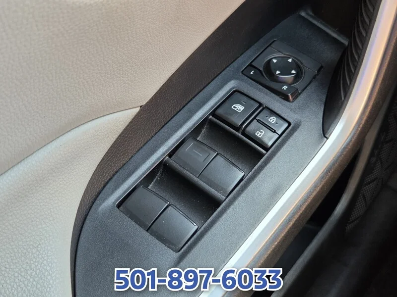 Used 2021 Magnetic Gray Metallic TOYOTA XLE FWD image 23