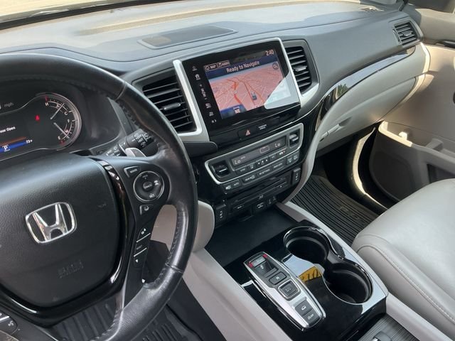 Used 2017 Black Honda Touring image 25