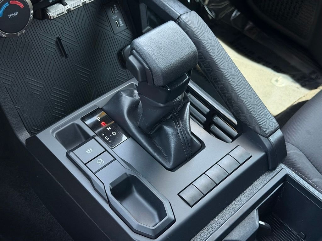Certified Used 2025  Toyota SR image 37
