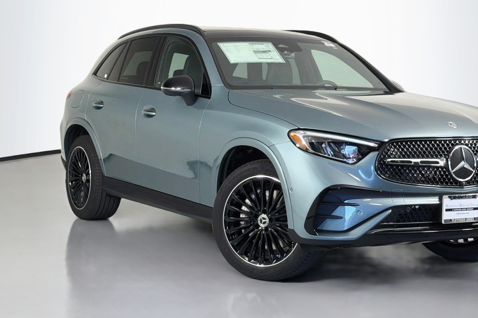 New 2027 Verde Silver Metallic Mercedes-Benz GLC 300 SUV image 13