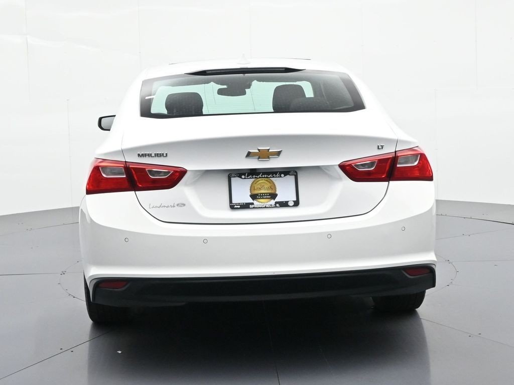 Used 2024 Summit White Chevrolet LT 1LT image 7