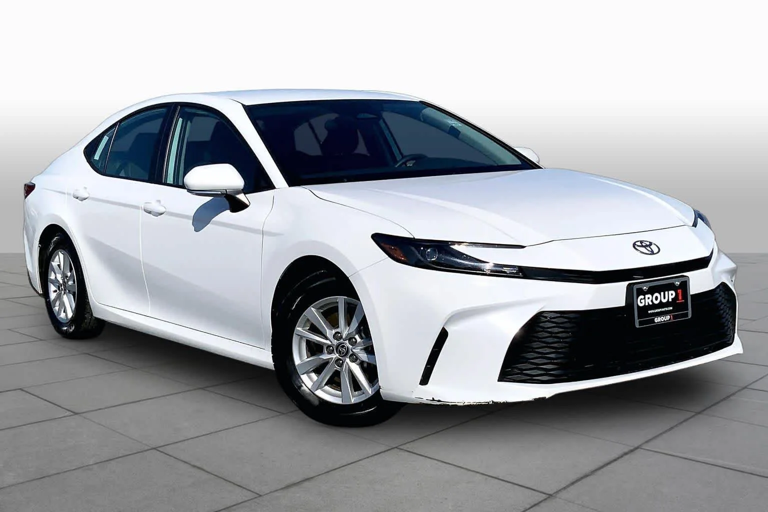 Used 2025 Ice Cap Toyota LE image 3
