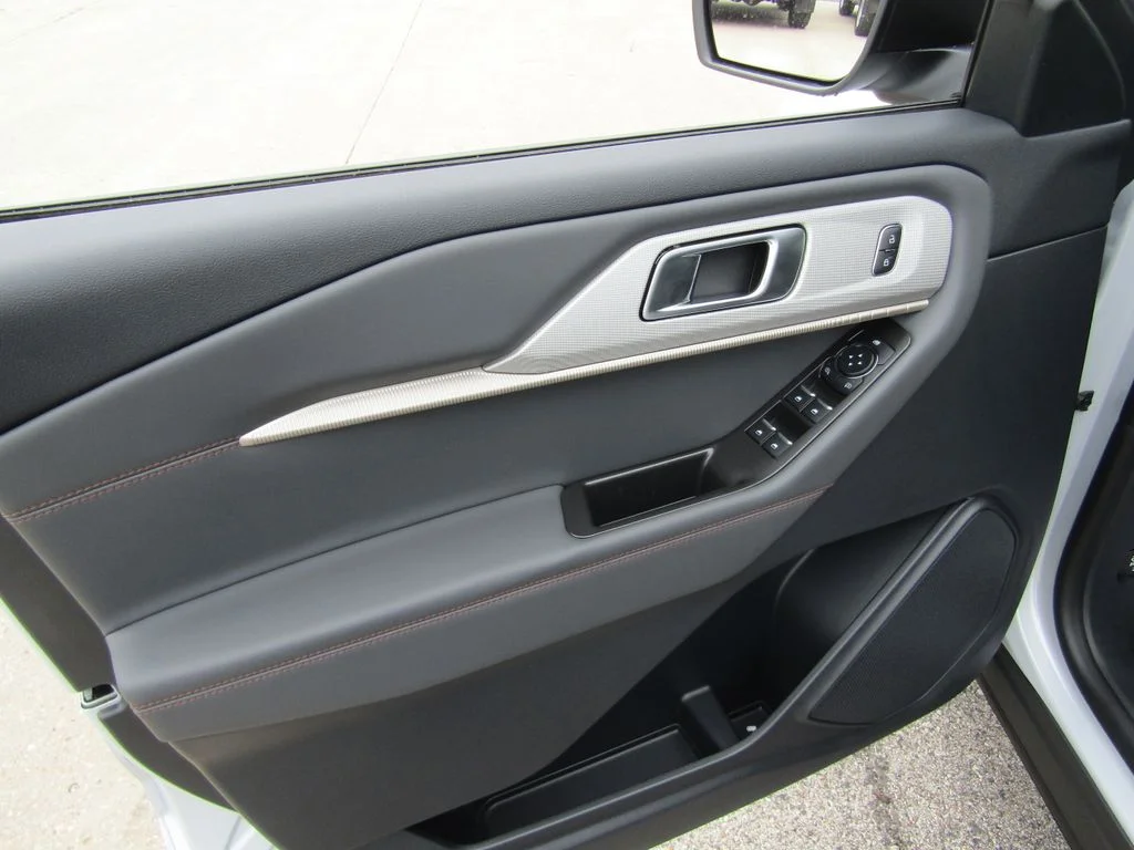New 2026 Space White Metallic Ford Active image 22
