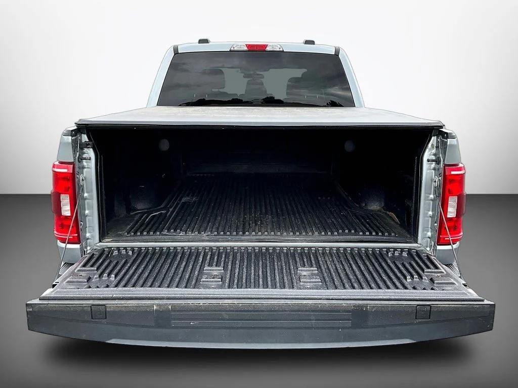 Used 2023 Silver Ford XLT image 7