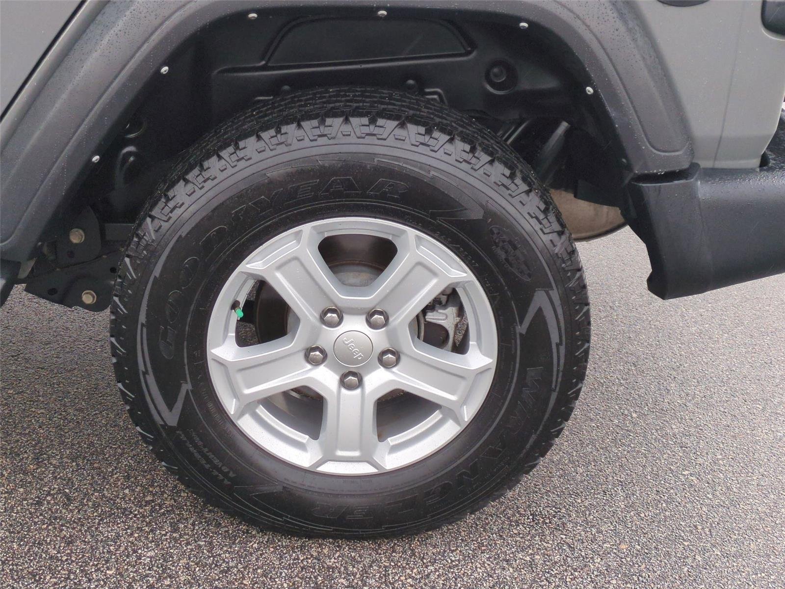 Used 2021 Granite Crystal Metallic Clearcoat Jeep Unlimited Sport S image 11