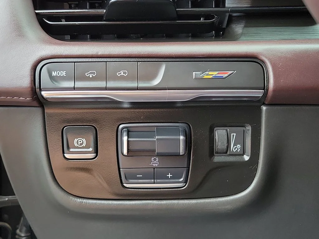 Used 2024 Black Cadillac V-Series image 29