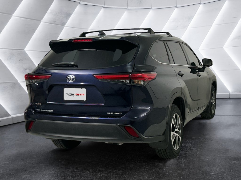 Used 2023  Toyota XLE image 4