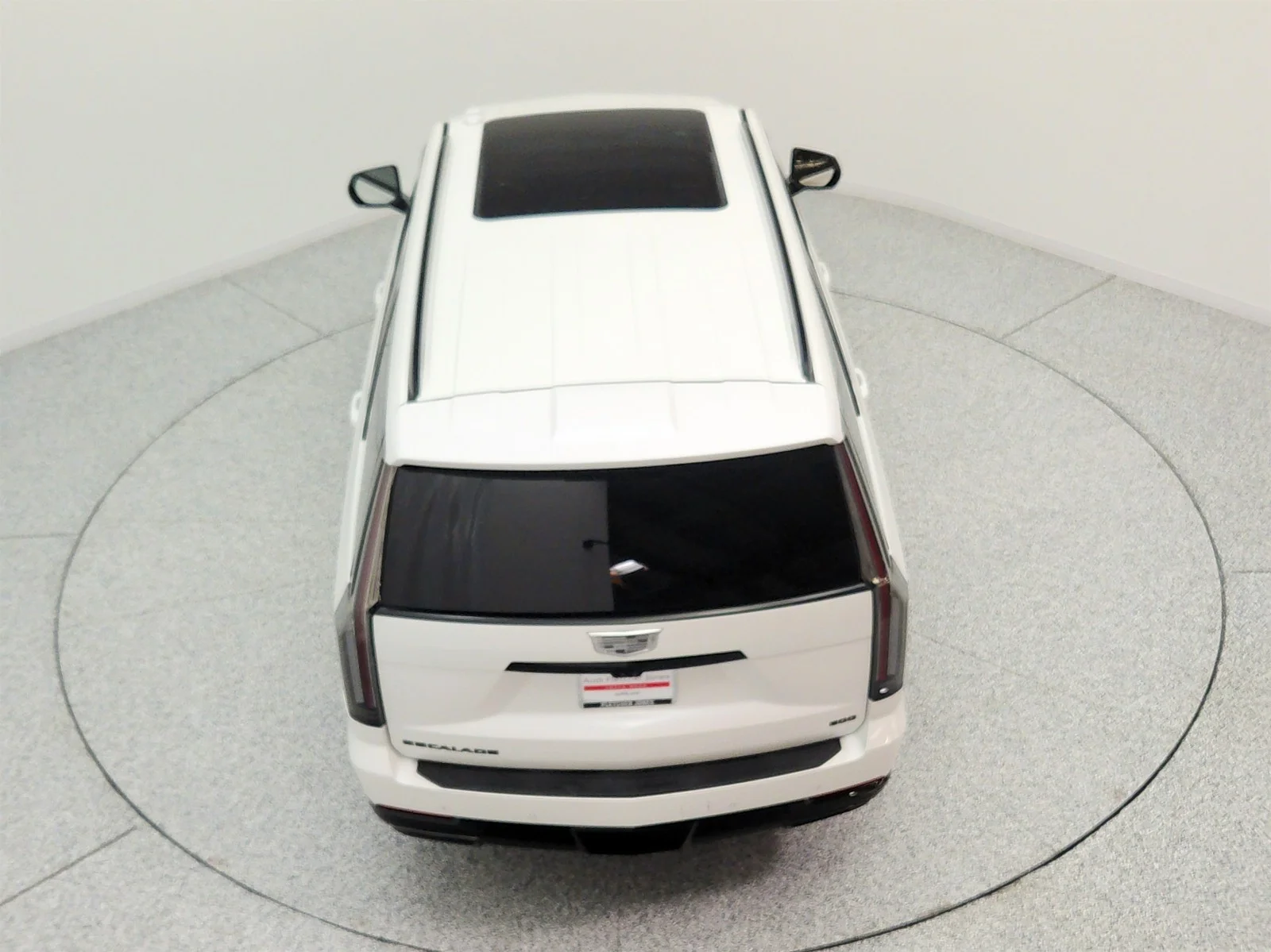 Used 2025 Crystal White Tricoat Cadillac 4WD 4dr Sport image 27