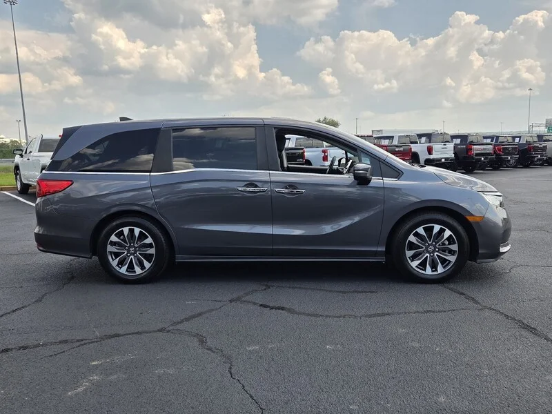 Used 2024 Modern Steel Metallic Honda EX-L image 16