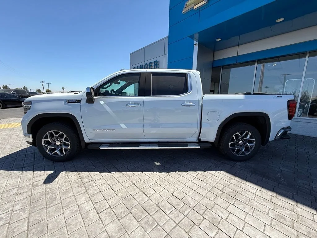 New 2026 Glacier White Tricoat GMC SLT image 6