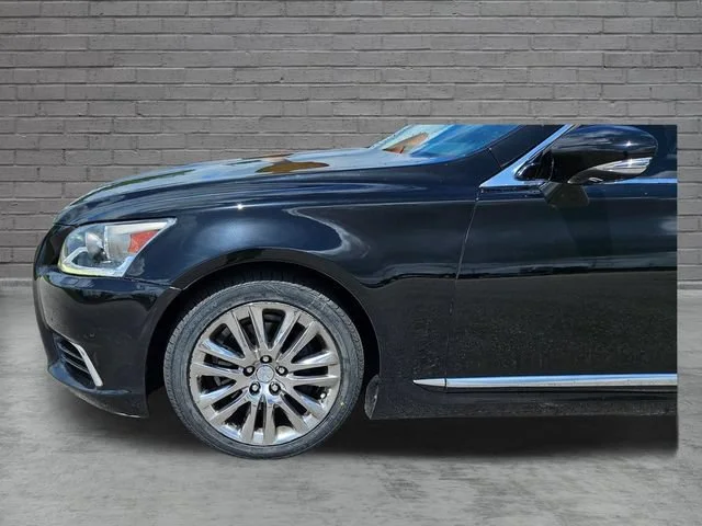 Used 2015 Black Lexus 4dr Sdn Crafted Line RWD image 27