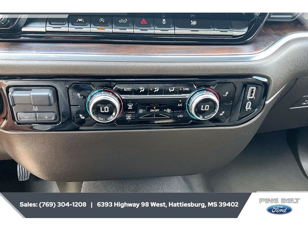 Used 2025 Onyx Black GMC SLT image 23