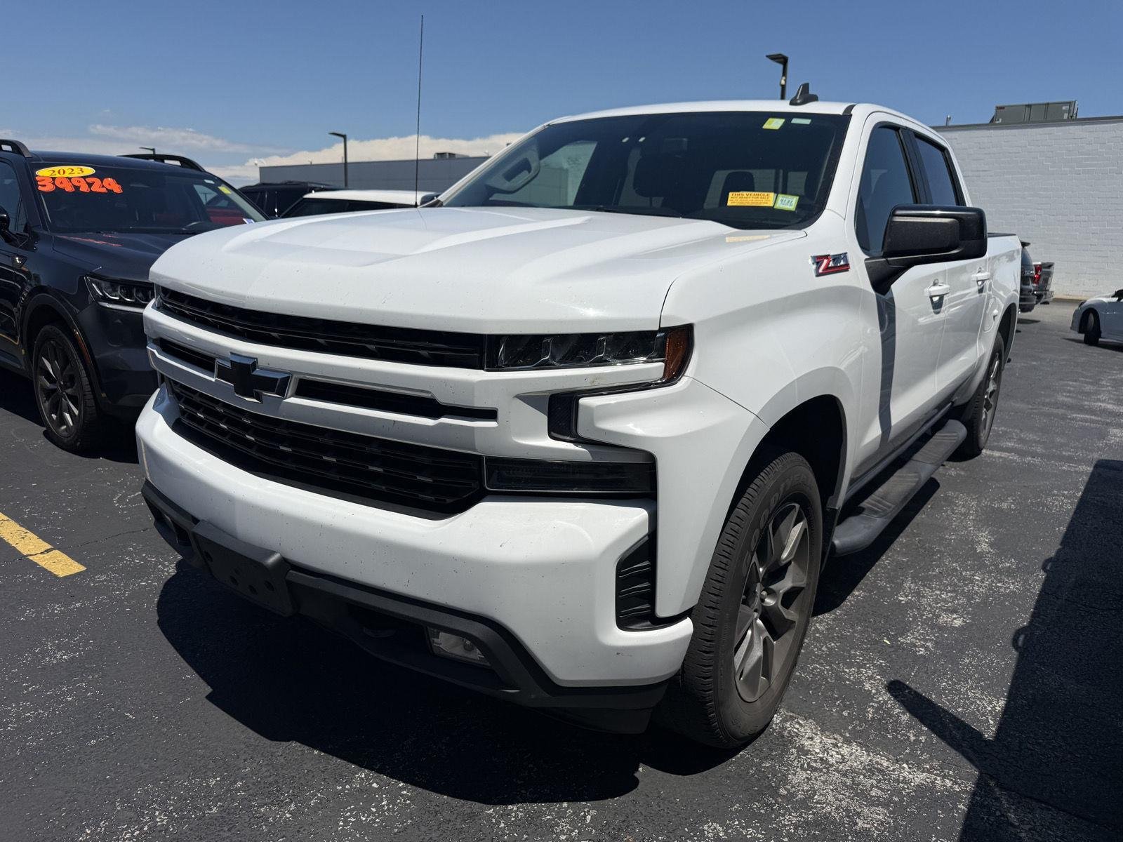 Used 2021 Summit White Chevrolet RST image 2