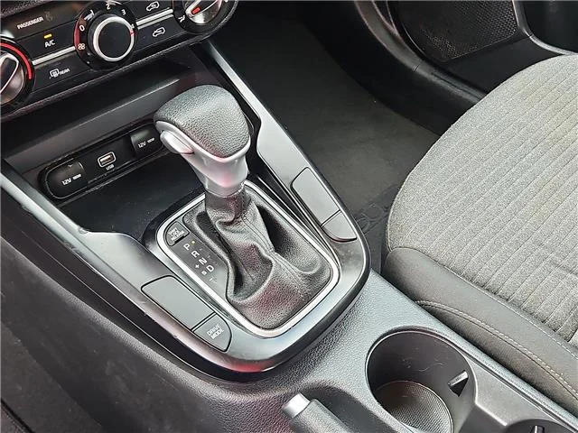 Used 2021 White KIA S (IVT) image 19
