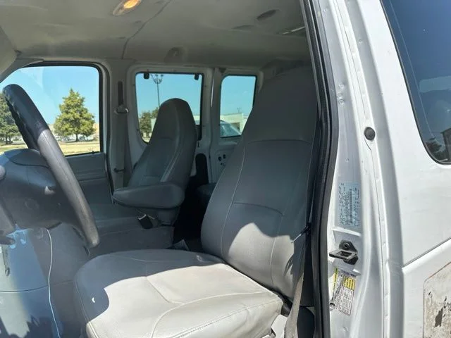 Used 2008 White Ford XL image 17