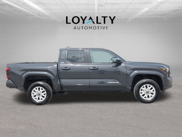 Used 2025  Toyota SR5 image 6