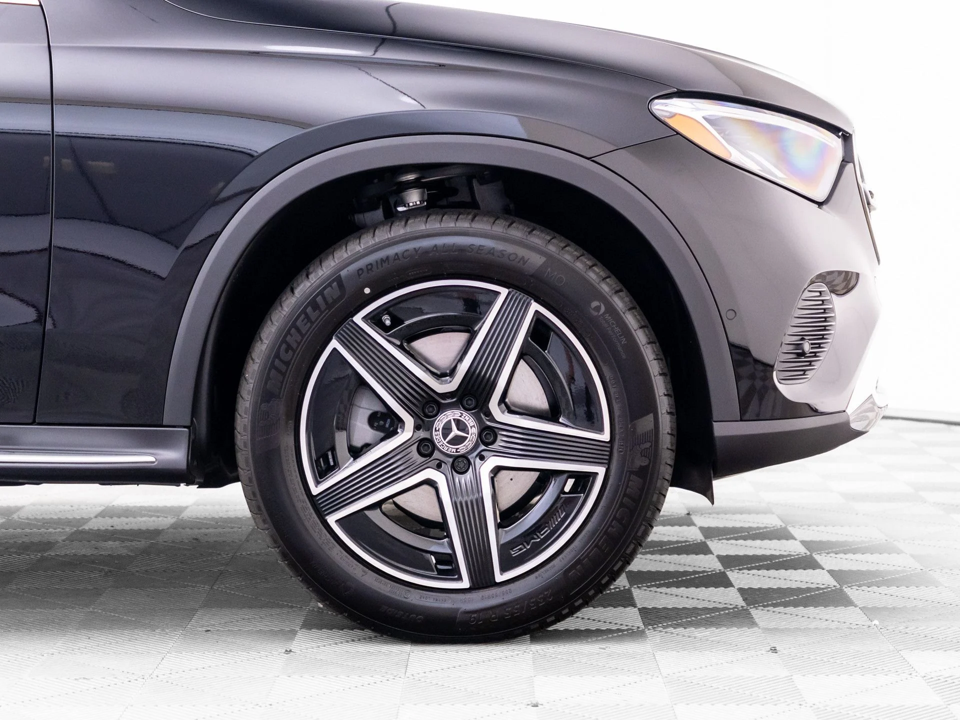 New 2027 Black Mercedes-Benz GLC 300 image 37