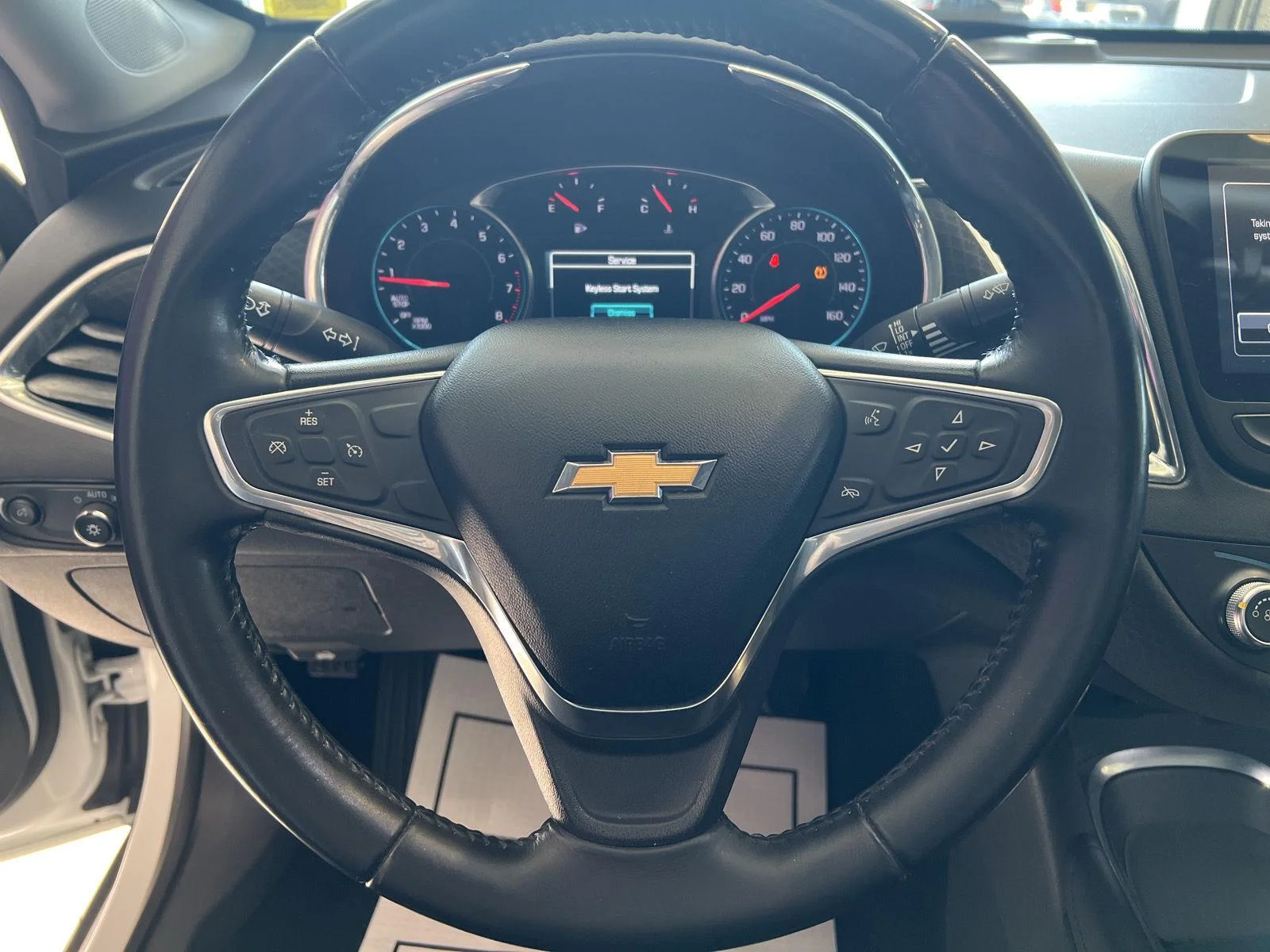Used 2018 Summit White Chevrolet LT image 14