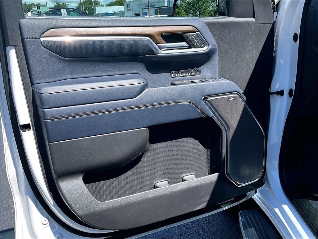 Used 2022 Beige Chevrolet High Country image 9