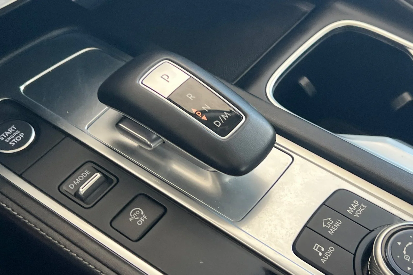 Used 2025 Gray INFINITI LUXE image 21