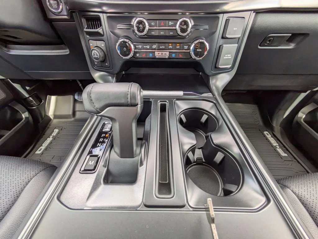 New 2026 Oxford White Ford Lariat image 19
