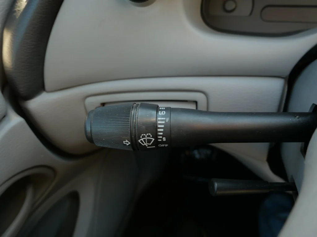 Used 2004  Ford V6 image 25