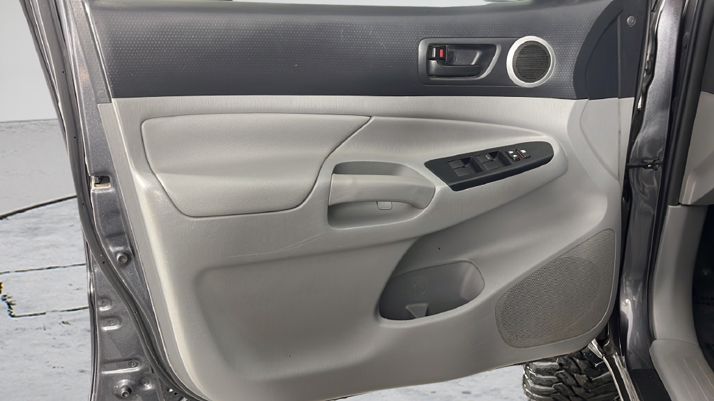 Used 2015 Gray Toyota Base image 13