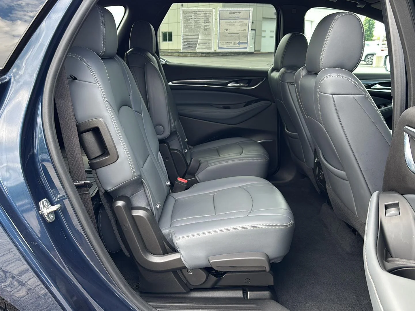 Used 2024 Emperor Blue Metallic Buick Essence image 11