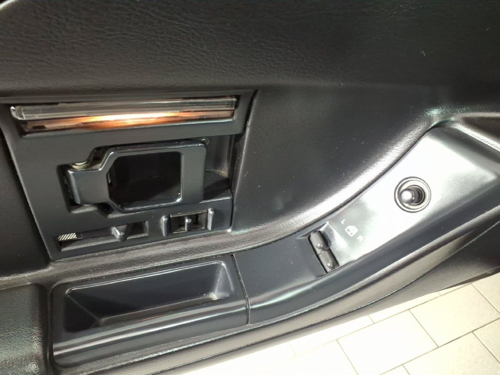 Used 1995  Chevrolet Base image 12