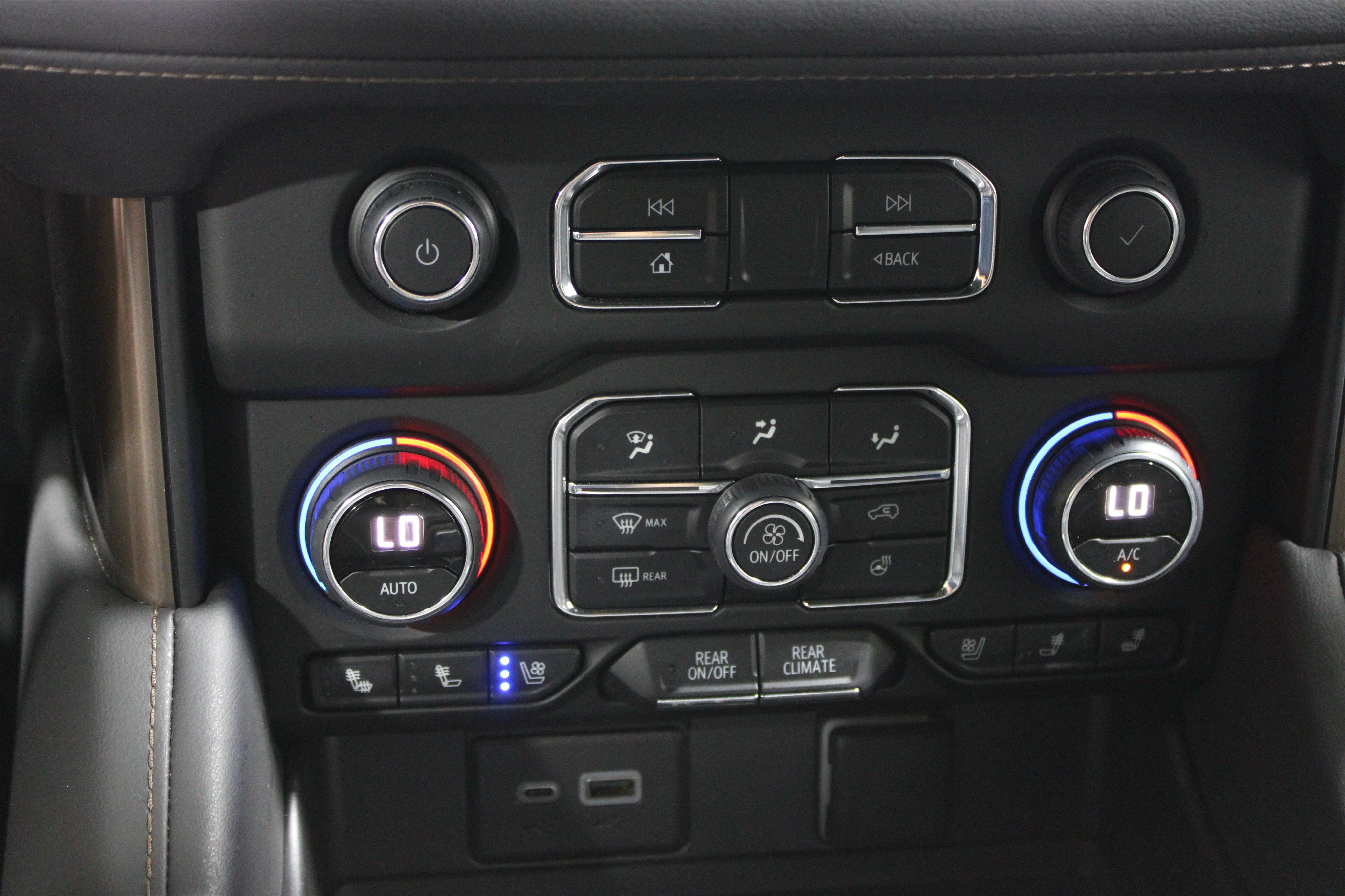 2024 Chevrolet Suburban High Country - Photo 21