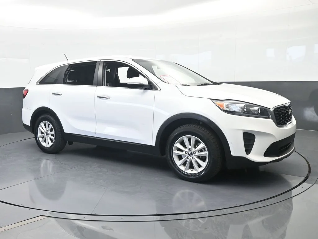 Used 2020 Snow White Pearl Kia LX image 8