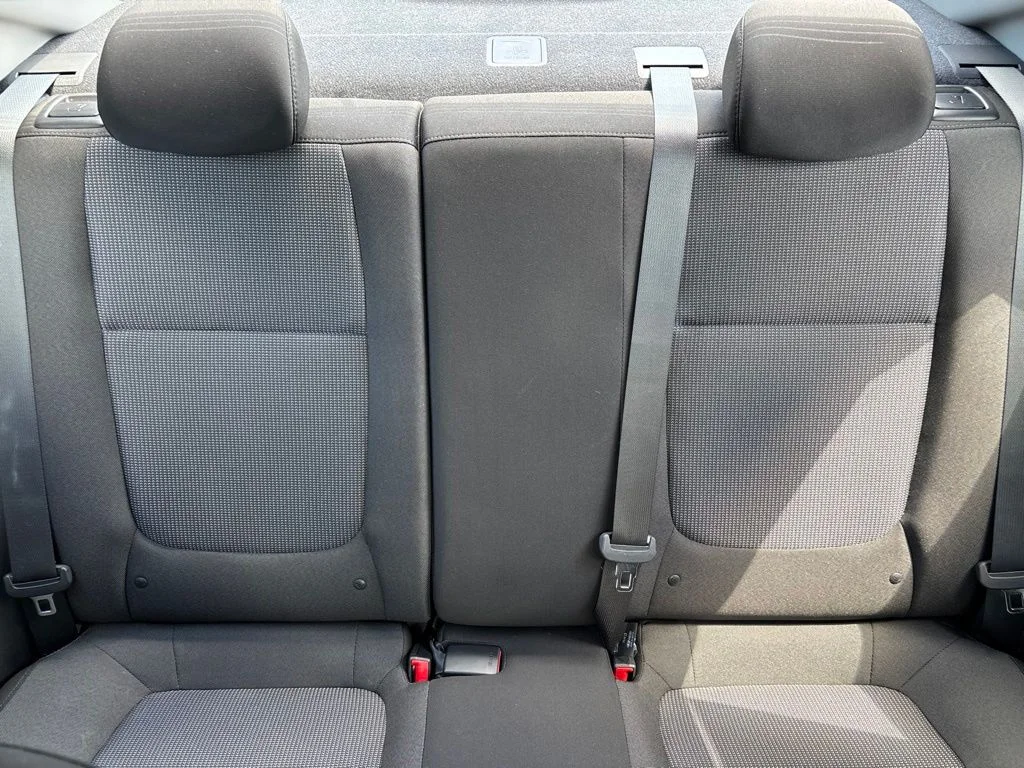 Used 2022 Gray Hyundai SE image 21