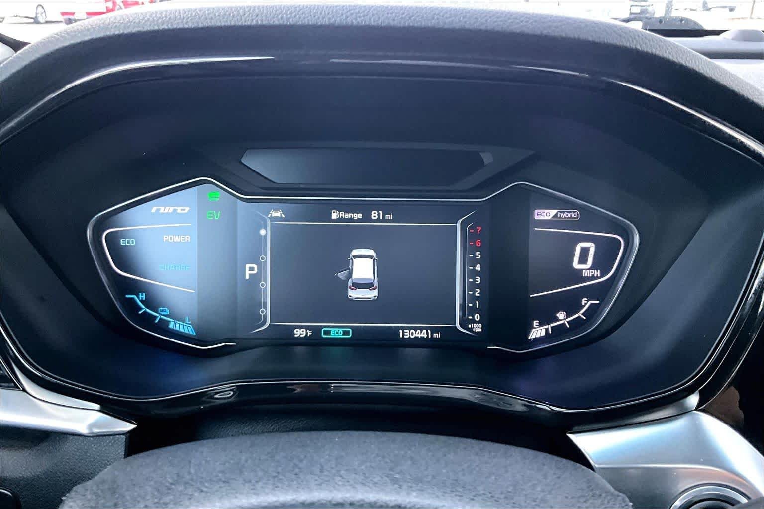Used 2020 Snow White Pearl Kia Touring image 26
