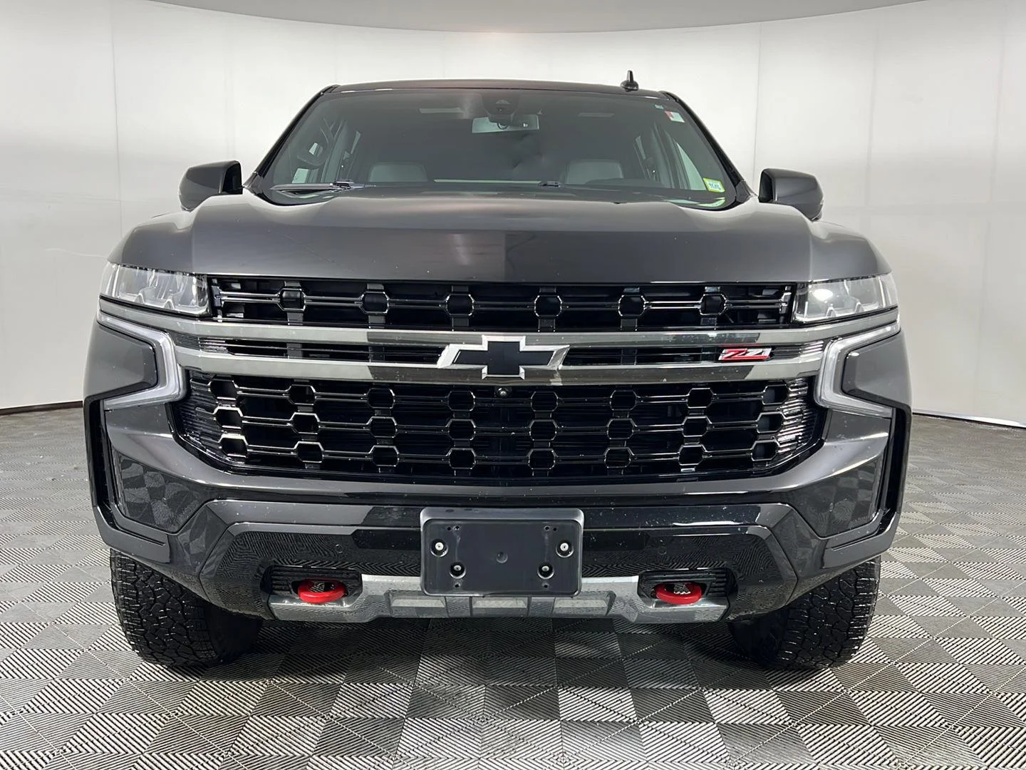 Used 2022 Black Chevrolet Z71 image 12